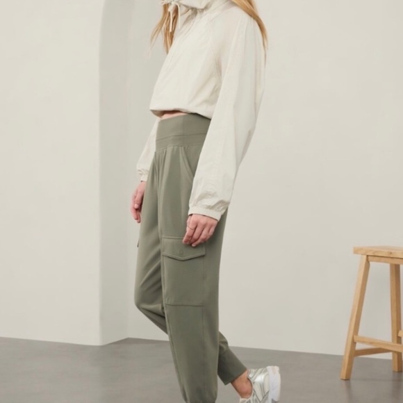 Athleta Moss Green Venice jogger Large - Picture 4 of 4